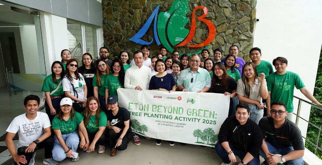 In partnership with the ASEAN Centre for Biodiversity (ACB), Eton Beyond Green volunteers planted trees that will one day provide shade, shelter, and cleaner air